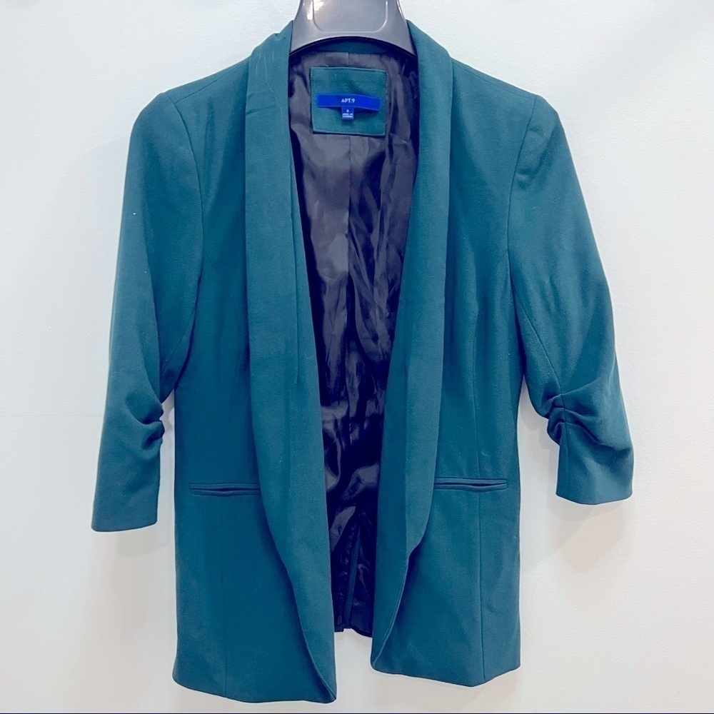 𝅺BLAZER with gathered sleeves